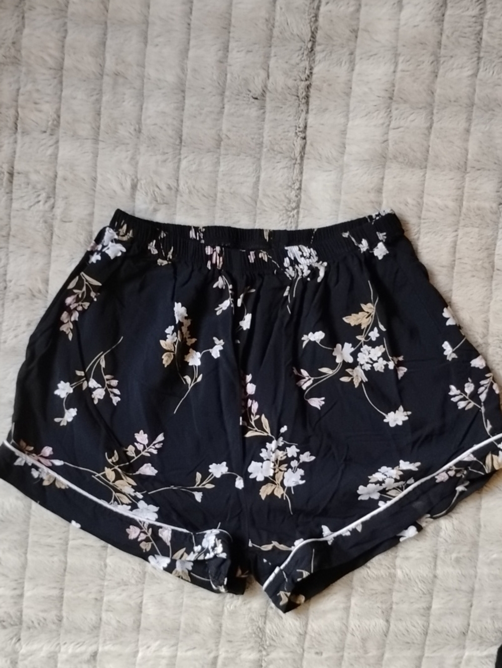 Black Floral Short Pajama Set with White Piping - Picture 6 of 11